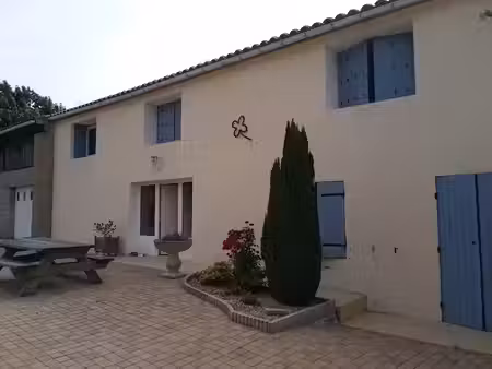 vente maison 5 pièces 162 m² à chenac-saint-seurin-d'uzet (17120)  299 000 €