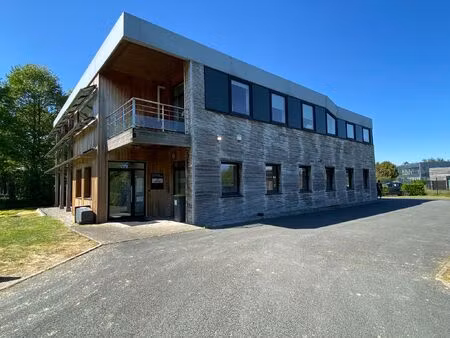 location local professionnel 300m²