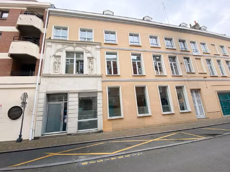 location local professionnel 508m²