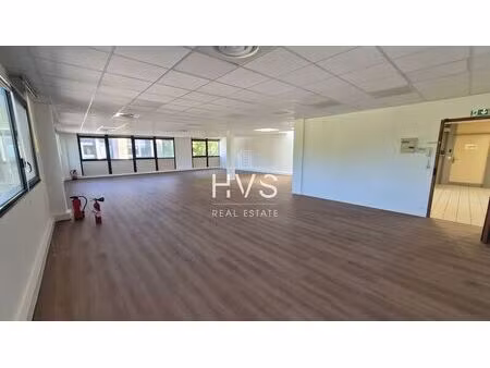 location bureaux 153 m²