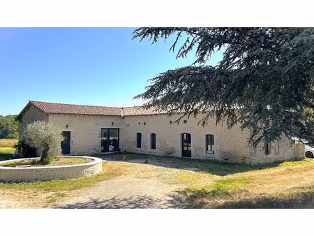 vente maison 6 pièces 230 m² à berneuil (16480)  328 000 €