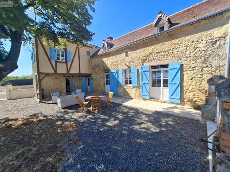 vente maison 5 pièces 141 m² à salignac-eyvigues (24590)  324 880 €