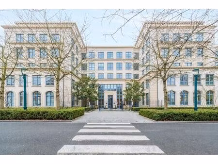 location local professionnel 4 561m²