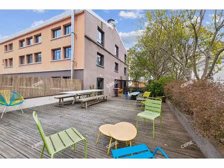 location local professionnel 642m²