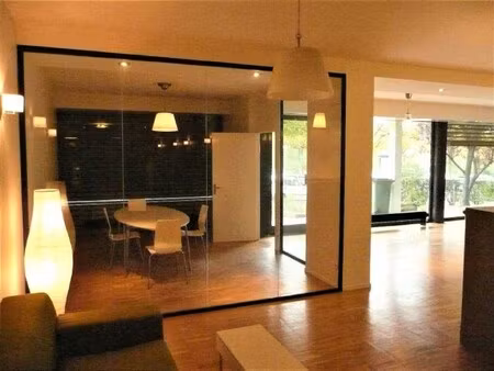 location local professionnel 132m²