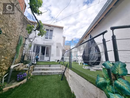 maison de village de 120 m2 + t2 de 33 m2 + garage de 56 m2