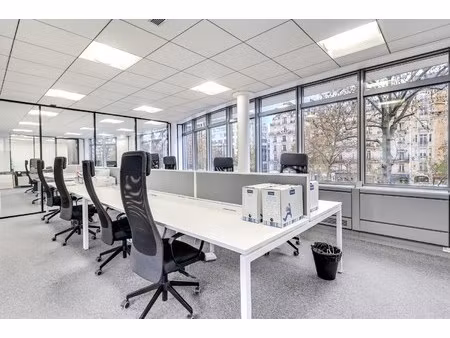 location local professionnel 199m²