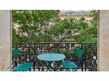 location local professionnel 272m²