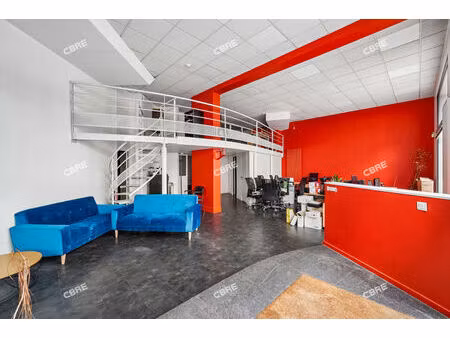 location local professionnel 116m²