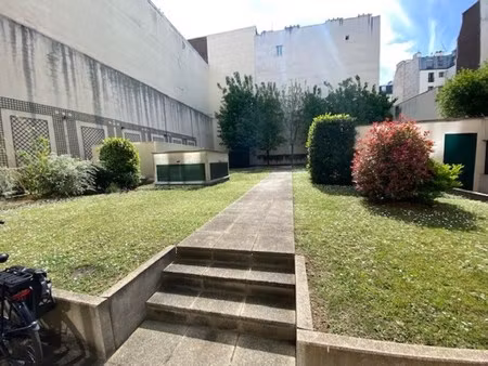 location local professionnel 343m²