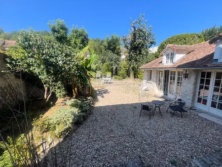 location maison 7 pièces 220m²