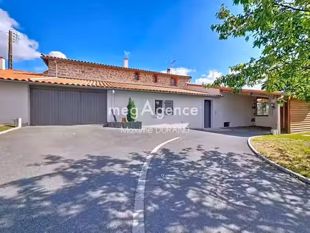vente maison 8 pièces 166 m² à mortagne-sur-sèvre (85290)  399 000 €