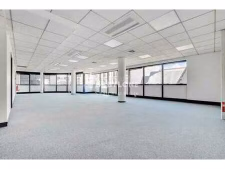 location bureaux 157 m² à 739 m²