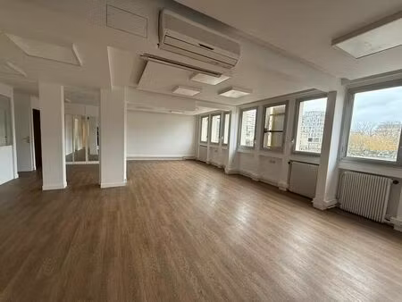 location bureaux 99 m²