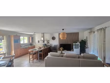 vente maison 4 pièces 91 m² talais (33590)