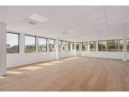 location bureaux 111 m²