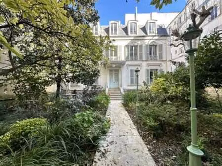 location bureaux 531 m²