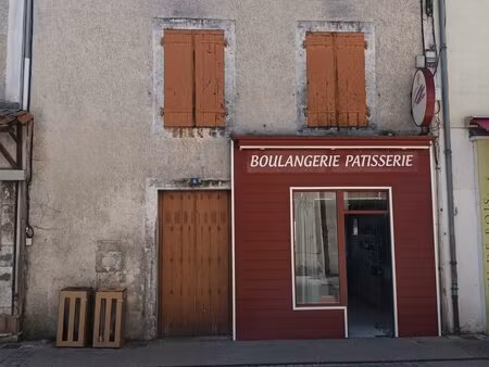 maison de ville a renover avec cour