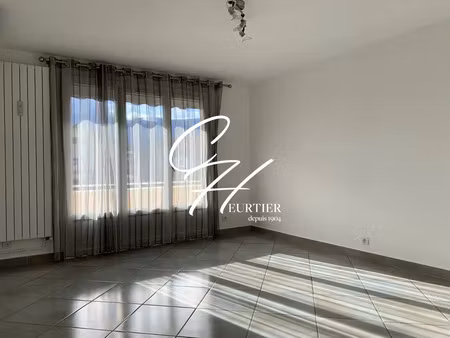location appartement 2 pièces 54m2 eybens 38320 - 750 € - surface privée