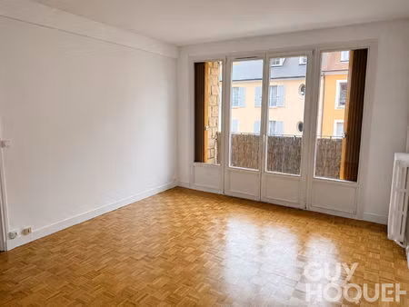 f2 44 m² à rambouillet avec balcon