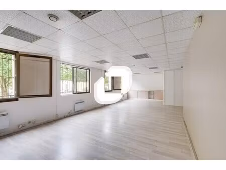 location bureaux 39 m² à 136 m²