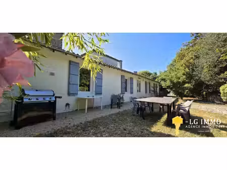 maison charentaise et familiale  6 chambres  au calme avec piscine