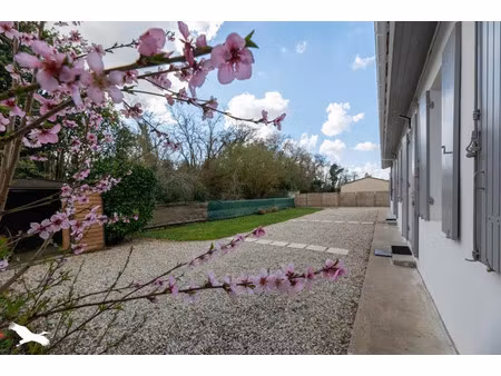 vente maison 5 pièces 123 m² pauillac (33250)