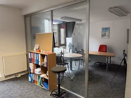 location local professionnel 560m²