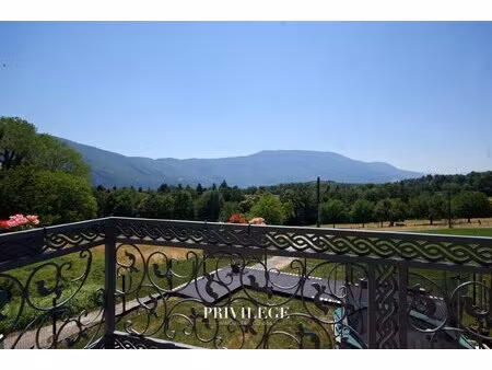 maison entièrement rénovée en 2025 environnement privilégié à proximité du lac...