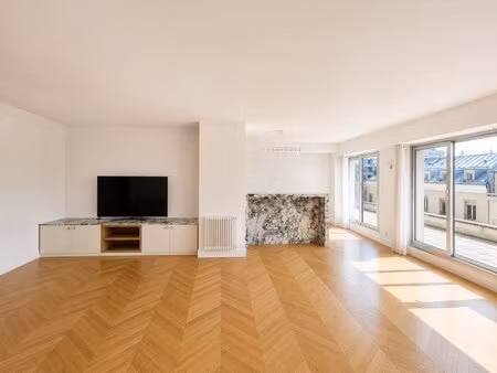 appartement familial avec deux terrasses à vendre à neuilly-sur-seine 174 75 m2 rue...