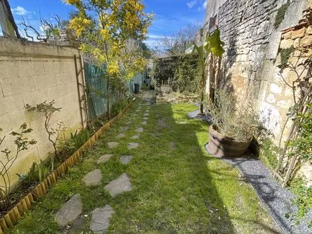 maison de ville rénovée avec jardin