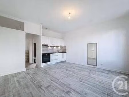 location appartement 2 pièces à lesneven (29260) : à louer 2 pièces / 42m² lesneven
