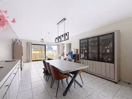spacieux duplex de 4 chambres + garage