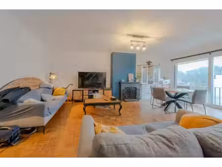 bel appartement 2 chambres + parking