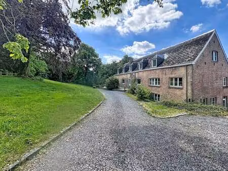 très belle maison de caractère à proximité du centre