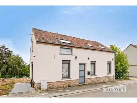 maison 4 façades avec potentiel et un grand jardin