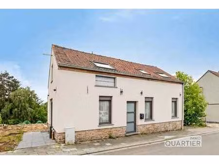 maison 4 façades avec potentiel et un grand jardin