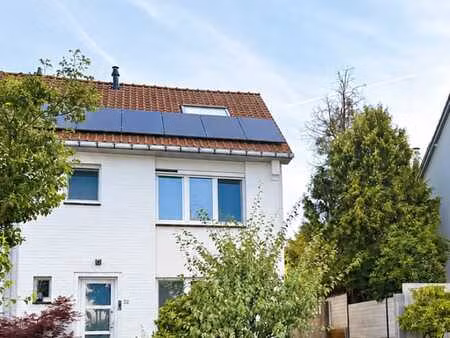 maison prête à emménager dans une rue calme - peb a