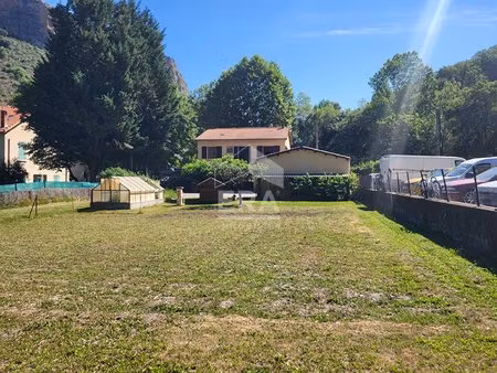 maison t4 de 107m² - 1450 m² de terrain  04000 digne-les-bains