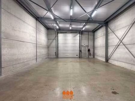 recente opslagloods van 162m²