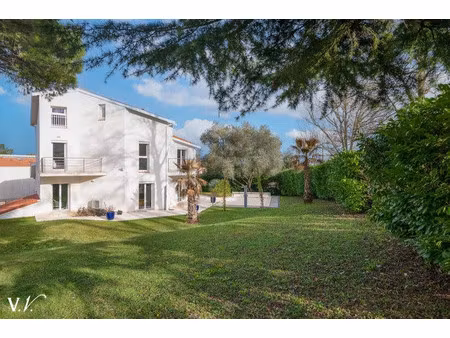 maison de luxe à vendre dans le quartier la peyrade