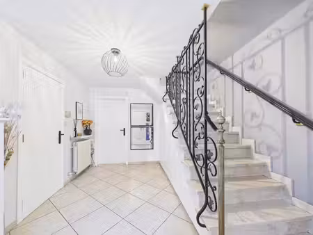 *** plus de visite possible / sous-compromis *** maison 6 c