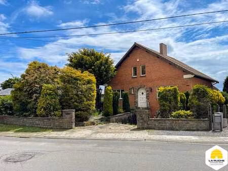 villa à rénover de120m² nets 4ch garage  cave  grenier