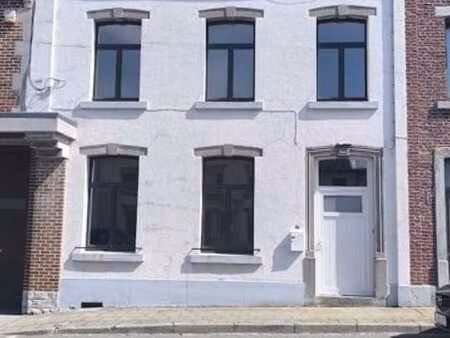 maison familiale deux chambres avec jardin de 800 m²