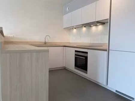 appartement 2ch - 950 +80 € - peb a - terrasse