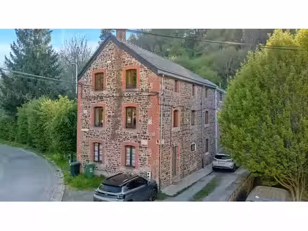 corps de ferme partiellement rénové avec 4 chambres