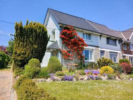 charmante maison avec grand jardin à petit-rechain.