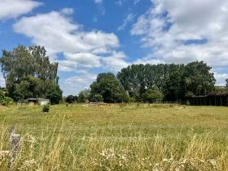 superbe terrain de 4.040m² – environnement calme avec vue dé