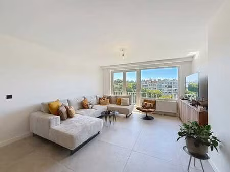 magnifique appartement rénové avec terrasse et garage