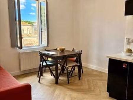 location appartement 2 pièces meublé à nîmes (30000) : à louer 2 pièces meublé / 44m² nîme